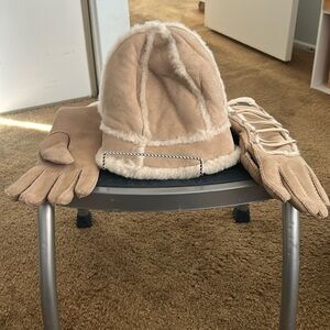Vintage Ugg Gloves and matching hat. Cream colored.